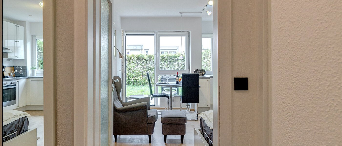 piso con jardín Neufahrn b. Freising 02 pasillo 8976