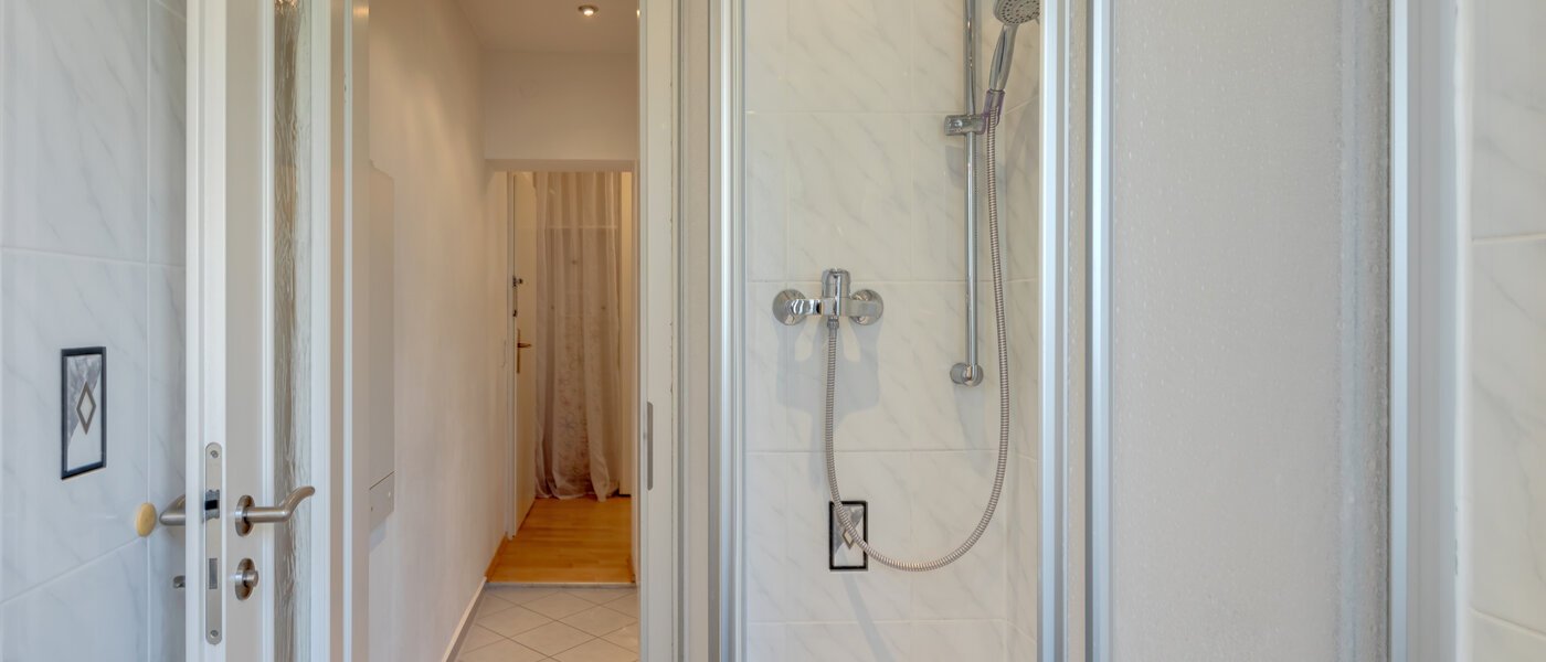 apartamento München Schwabing-Nord (zw. Leopoldstraße & Englischen Garten) 02 baño 9063