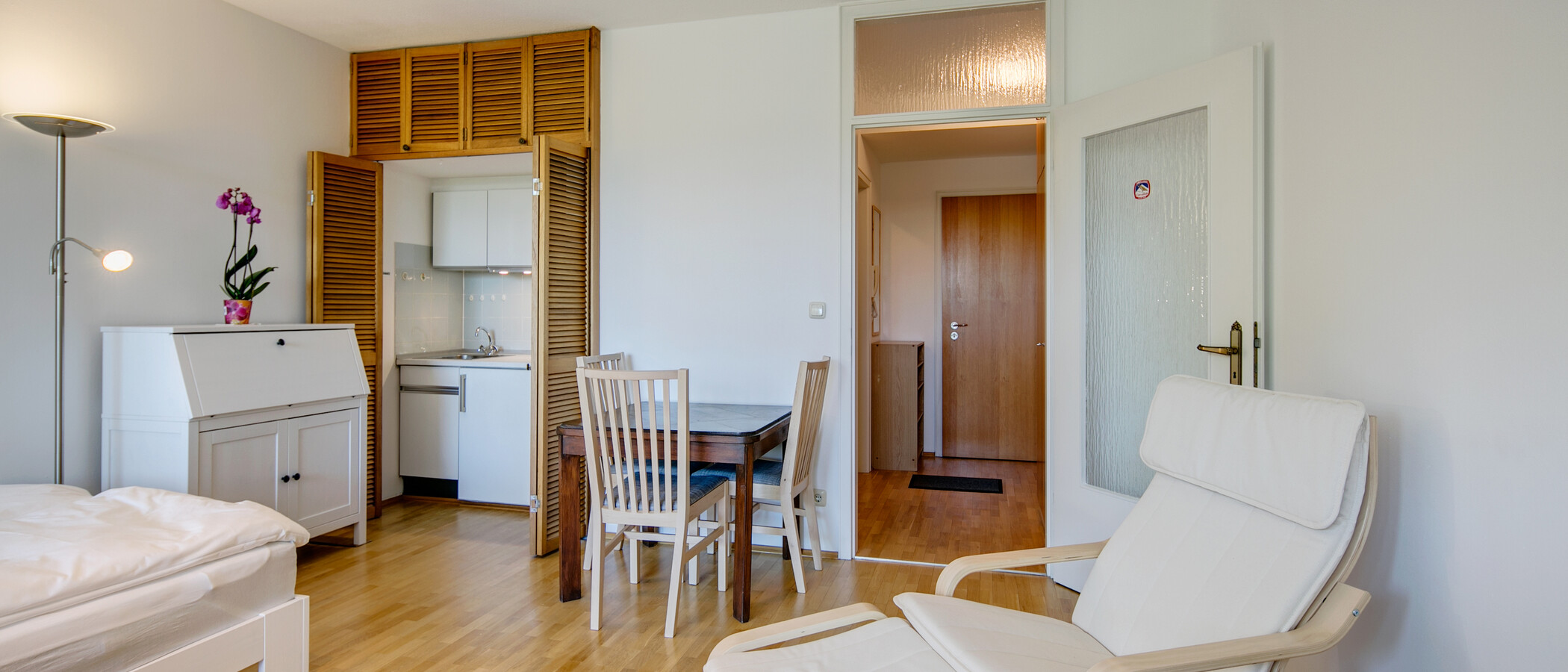 apartamento München Schwabing (rechts der Leopoldstraße) 04 salón 9457