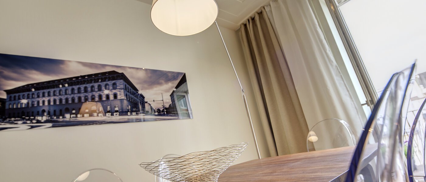 apartamento München Maxvorstadt - Rund um den Josephplatz 04 comedor 9480