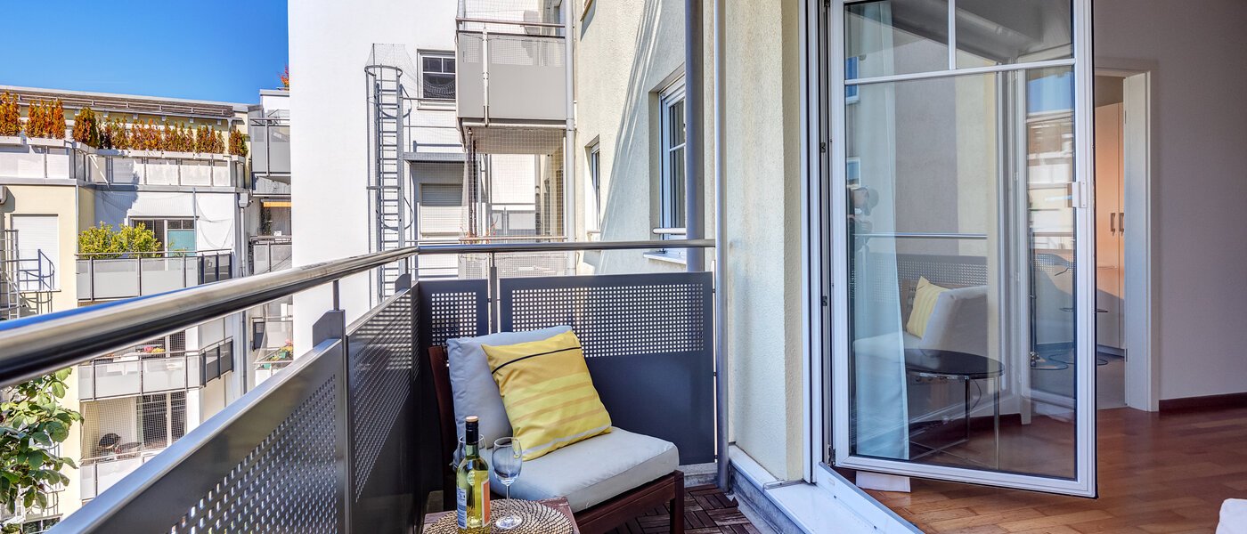 apartamento München Schwabing-Nord (zw. Leopoldstraße & Englischen Garten) 01 balcón 9573