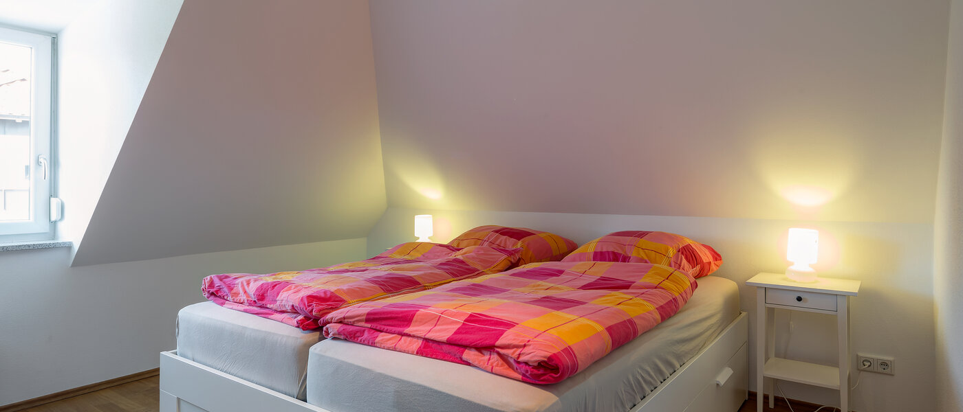 ático con terraza München Obermenzing 01 1. dormitorio 9637