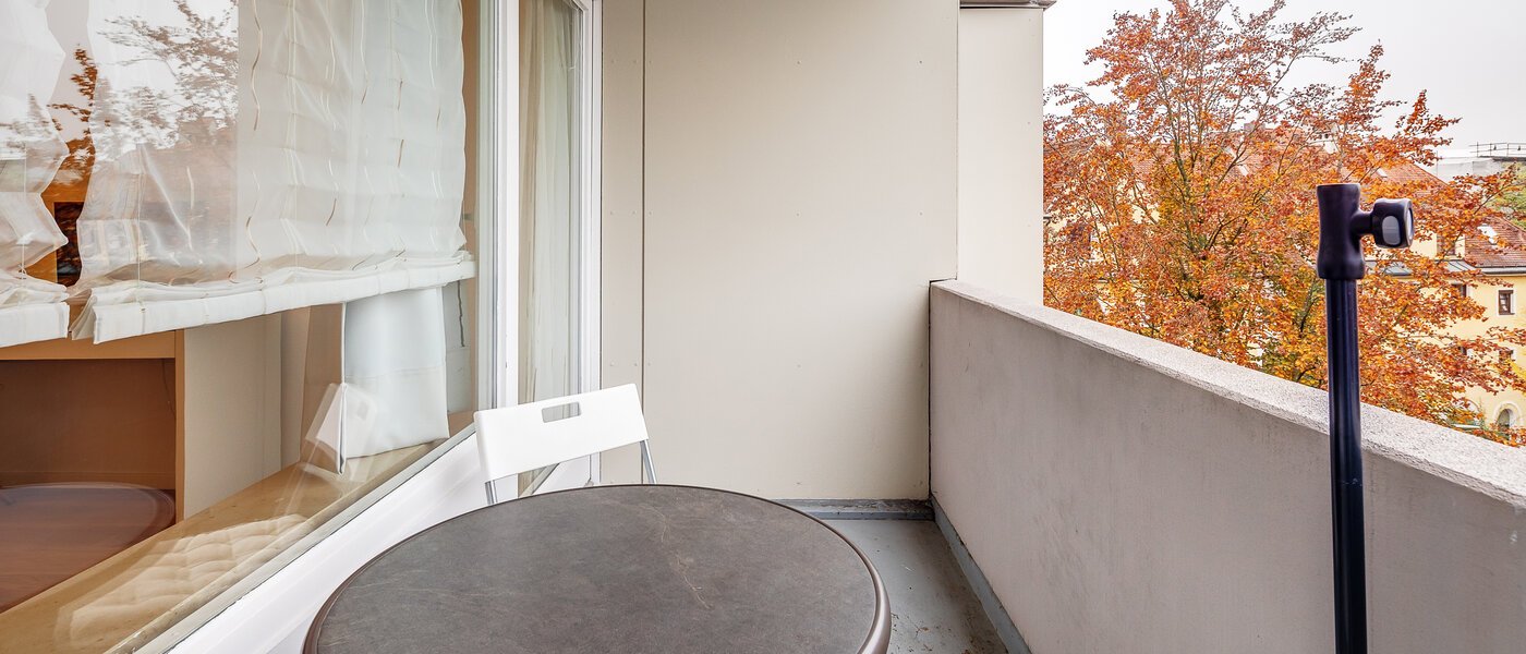 apartamento München Schwabing-Nord (zw. Leopoldstraße & Englischen Garten) 02 balcón 9873