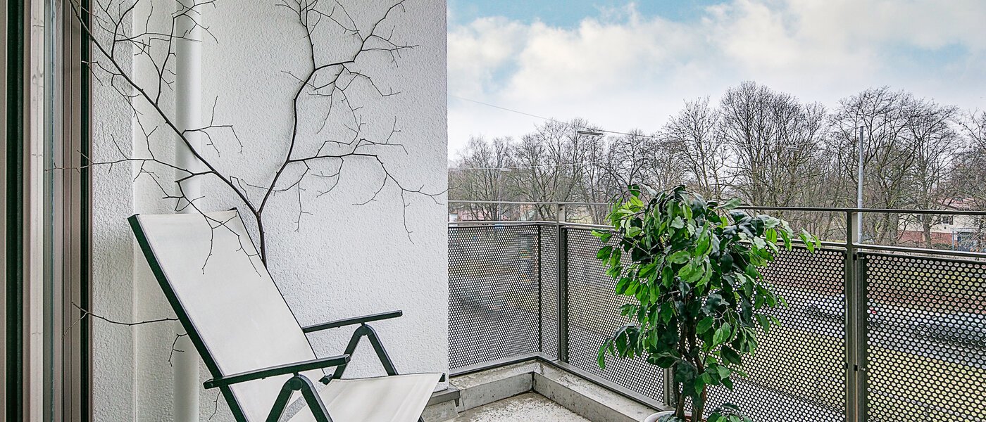 apartamento München Schwabing-Georgenschwaige 03 balcón 9904