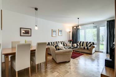 Apartamento en planta baja con plaza de aparcamiento en Freimann