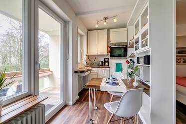 Apartamento moderno con pequeño espacio de trabajo