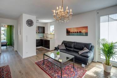 Apartamento totalmente amueblado con balcón en alquiler