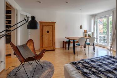 Bonito apartamento de 1,5 habitaciones con balcón