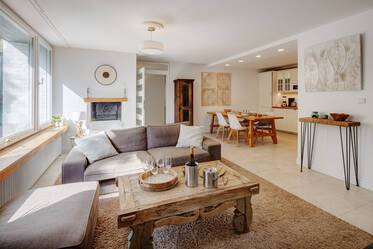 Luminoso apartamento con jardín y bonitos muebles