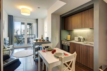 Se alquila apartamento de alta calidad de 1 habitación con balcón