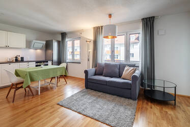 Neuwertig möblierte 2-Zimmer Wohnung nähe BMW