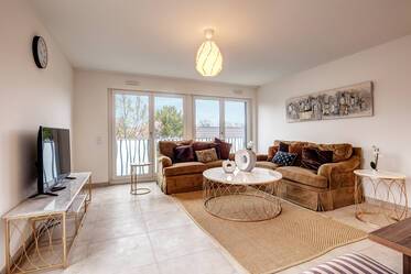 Bien cortado apartamento de 2 habitaciones con balcón