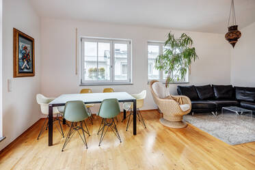 Apartamento amueblado con terraza en Fürstenried