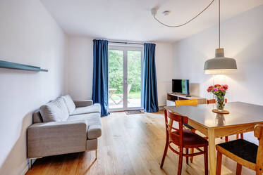 Apartamento amueblado con jardín compartido