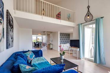 Amplio apartamento dúplex con vistas panorámicas
