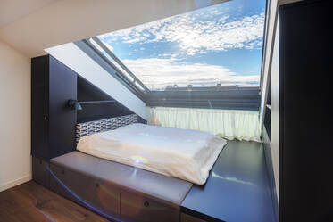 Se alquila: Apartamento dúplex con claraboya impresionante