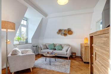 Piso de época de 2,5 habitaciones totalmente amueblado en alquiler.
