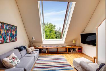 Dúplex con galería amueblado muy bonito en Glockenbachviertel