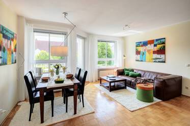 Luminoso apartamento de 2 habitaciones con balcón en alquiler