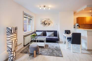 Trudering: apartamento recién amueblado con balcón
