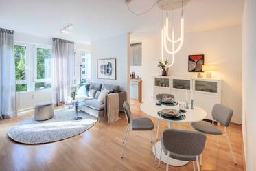 Se alquila: apartamento de 2 habitaciones con logia tranquila.