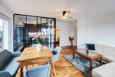 Ático con gran terraza en la azotea en alquiler