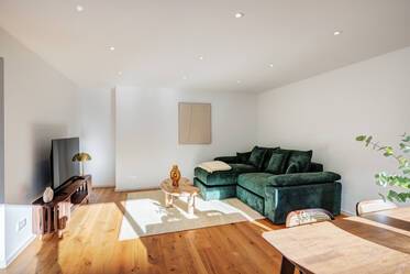 Se alquila: apartamento céntrico y tranquilo.