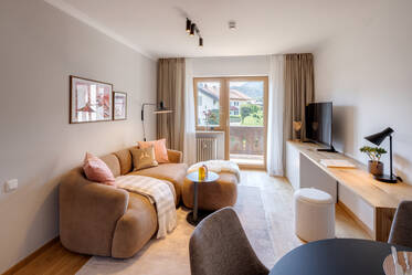 Piso de 2 habitaciones recién amueblado con balcón en Rottach-Egern