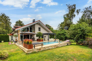 Villa mit Pool und Fitnessbereich