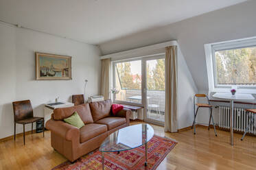 Leopoldstraße: schöne möblierte 2-Zi-Wohnung