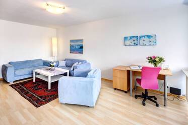 Soleado apartamento de 3 habitaciones con balcón