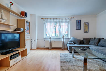 Amplio apartamento de 1,5 habitaciones completamente amueblado.