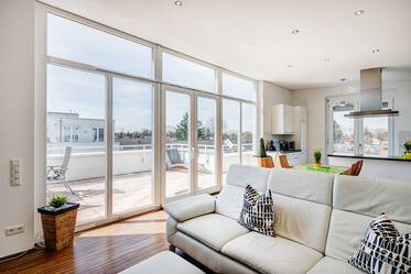 Ático con terraza amueblado muy bonito en Trudering