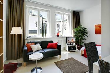 Bonito apartamento en el ala lateral de Santa Ana