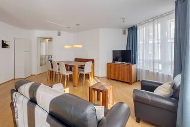 Cerca de Münchner Freiheit: Amplio apartamento amueblado de 3 habitaciones
