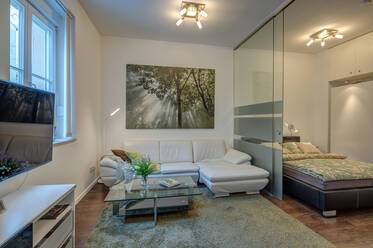 Apartamento moderno con zona de dormitorios independiente en alquiler.