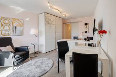 Apartamento amueblado con WLAN y lavadora-secadora.