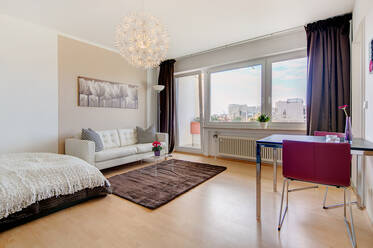 Mitten in Neuperlach: Möblierte 1-Zimmer Wohnung, mit WLAN, Sauna & Schwimmbad