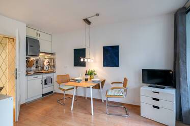 Soleado, bonito apartamento con jardín