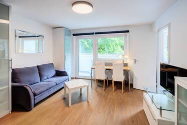 Englschalking: Apartamento de 1 habitación con aparcamiento