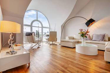 Se alquila ático luminoso de 3 habitaciones