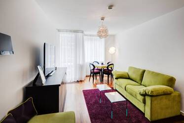 Apartamento con balcón y baño nuevo en ubicación privilegiada