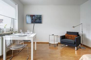 Apartamento amueblado en el Olympiapark con balcón