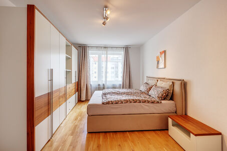 https://www.mrlodge.es/pisos/apartamento-de-4-habitaciones-munich-neuhausen-10004