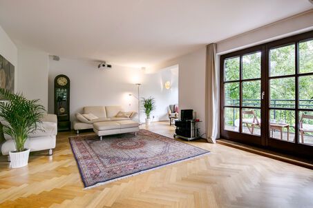https://www.mrlodge.es/pisos/apartamento-de-4-habitaciones-munich-neuhausen-10053