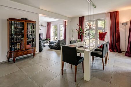 https://www.mrlodge.es/pisos/apartamento-de-3-habitaciones-munich-bogenhausen-10536