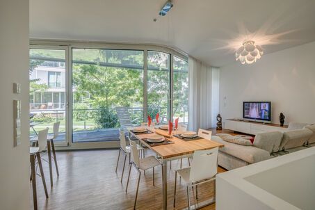https://www.mrlodge.es/pisos/apartamento-de-4-habitaciones-munich-nymphenburg-gern-10621