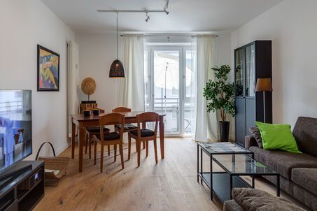 https://www.mrlodge.es/pisos/apartamento-de-3-habitaciones-munich-maxvorstadt-10633