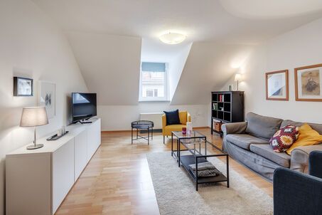 https://www.mrlodge.es/pisos/apartamento-de-4-habitaciones-munich-gaertnerplatzviertel-118