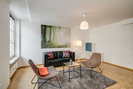 https://www.mrlodge.es/pisos/apartamento-de-3-habitaciones-munich-maxvorstadt-2297